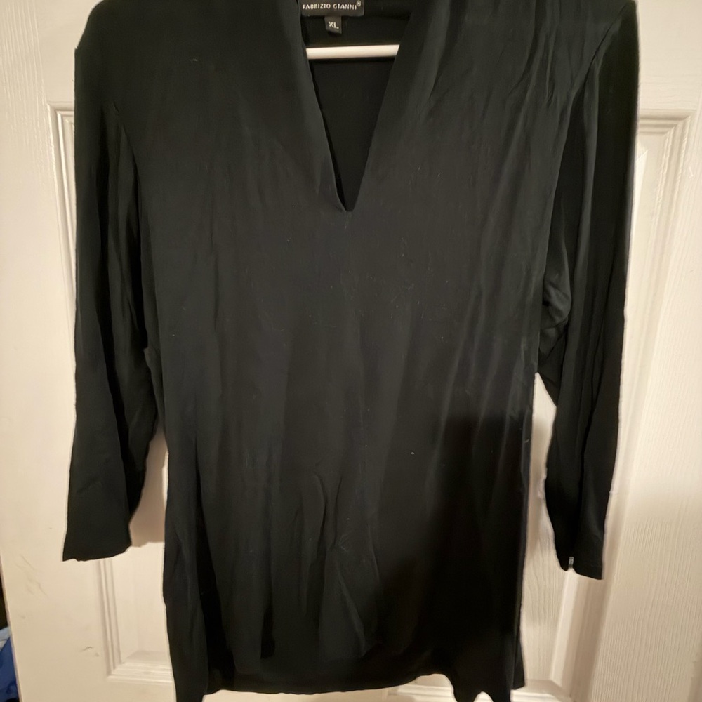 Elegant Black V-Neck Long 3/4 Sleeve Top